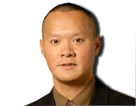 Vu Pham Headshot