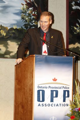 Linc Dinning accepting his award